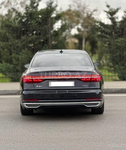 Audi A8-12