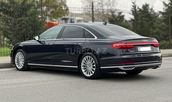 Audi A8-14