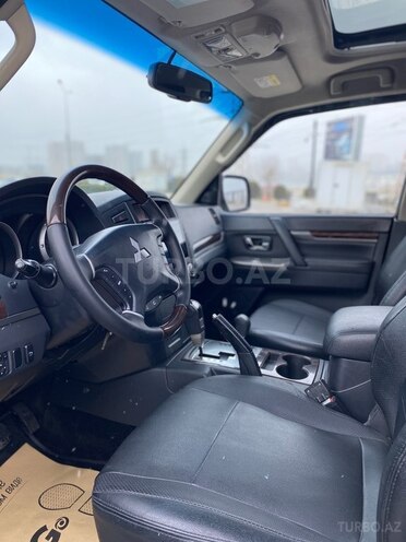 Mitsubishi Pajero 2013, 189,252 km - 3.5 l - Bakı