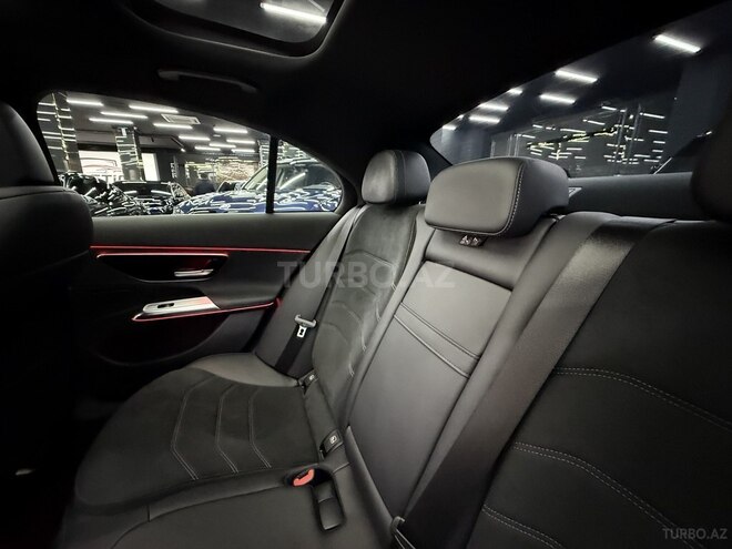 Mercedes E 300 e-11