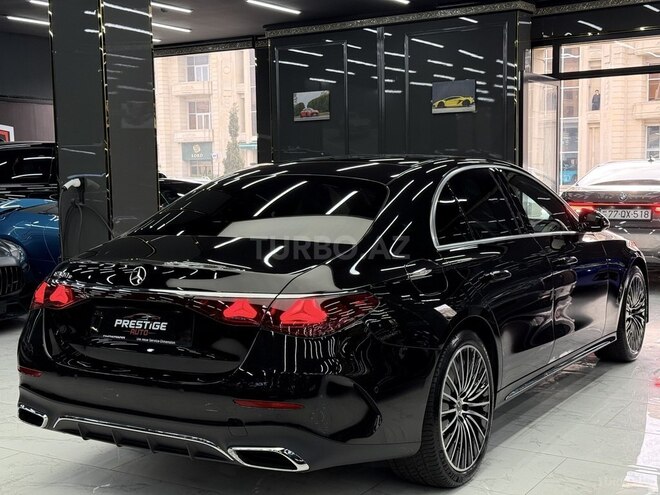 Mercedes E 300 e-13