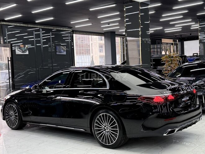 Mercedes E 300 e-15