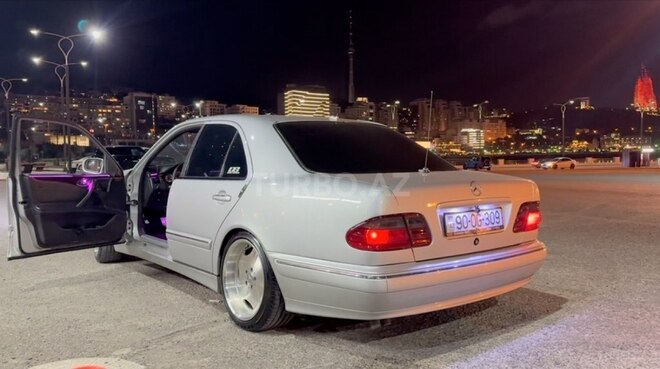 Mercedes E 220 d 2001, 461,000 km - 2.2 л - Bakı