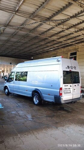Ford Transit-3