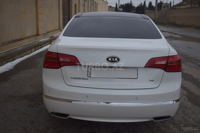 Kia Cadenza-5