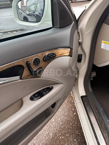 Mercedes E 350 4MATIC-5