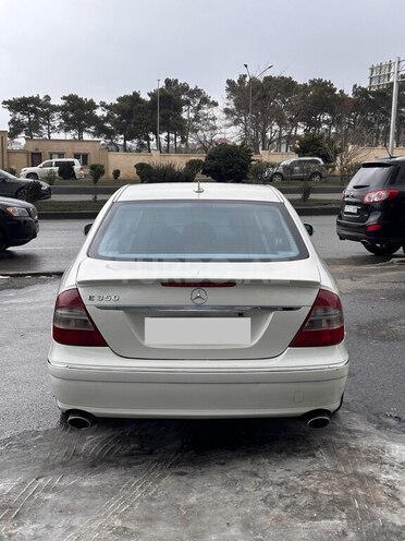Mercedes E 350 4MATIC-2