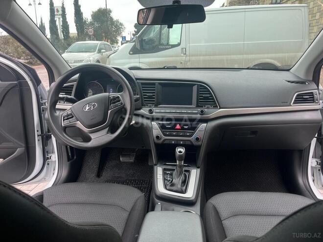 Hyundai Elantra 2017, 130,000 km - 2.0 l - Bakı