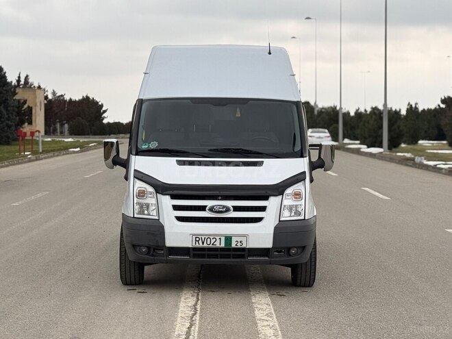 Ford Transit-3