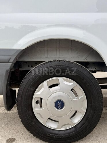 Ford Transit-18