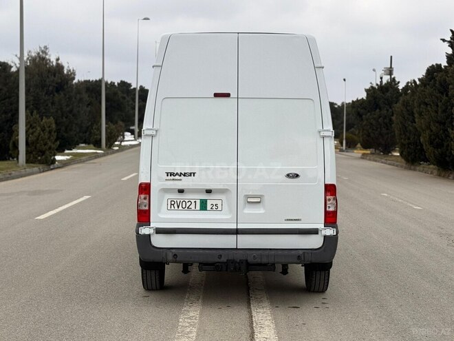 Ford Transit-10