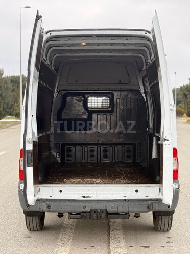 Ford Transit-11