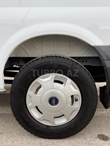 Ford Transit-19