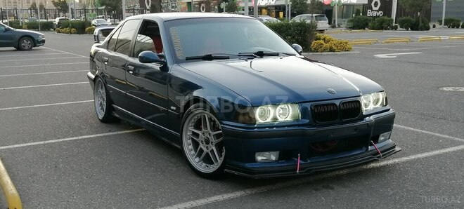 BMW 320-1