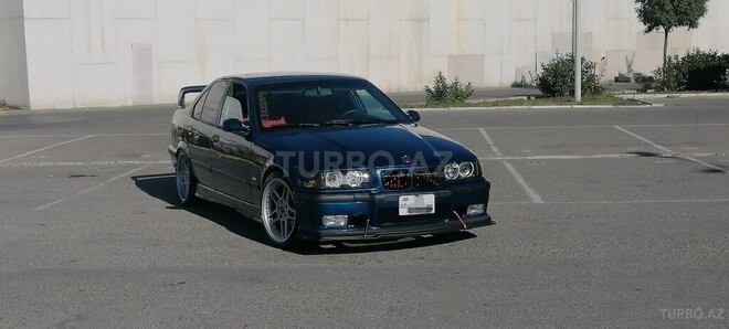 BMW 320-3