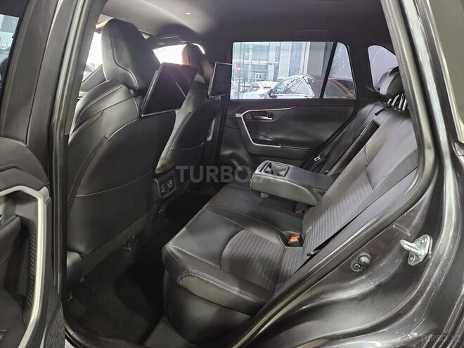 Toyota RAV4-9