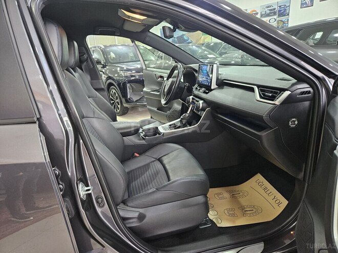 Toyota RAV4-14