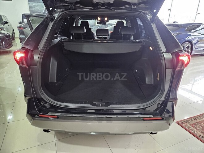 Toyota RAV4-12