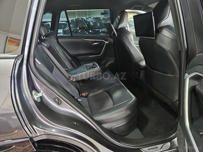 Toyota RAV4-15