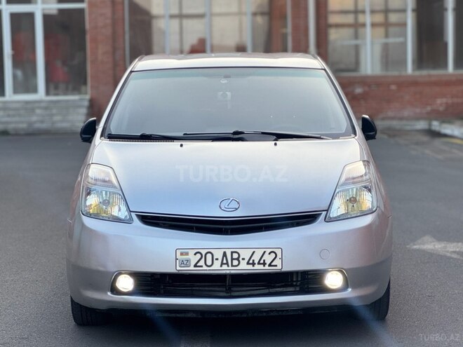 Toyota Prius-12