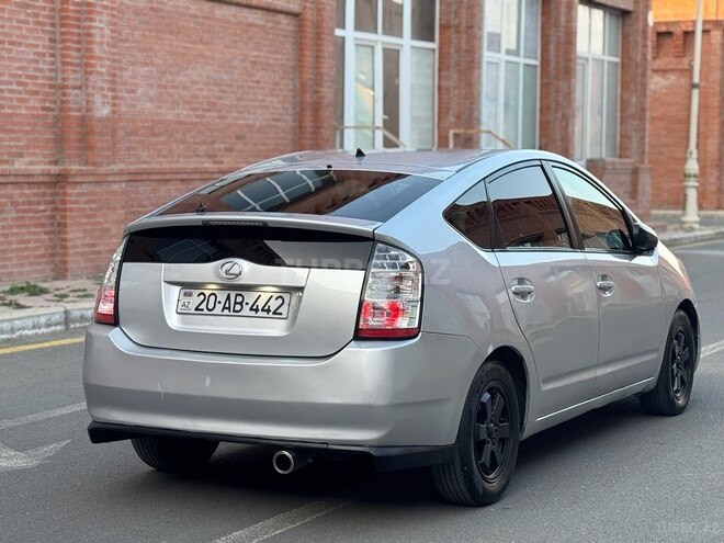 Toyota Prius-5