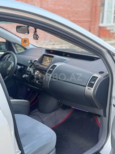Toyota Prius-8