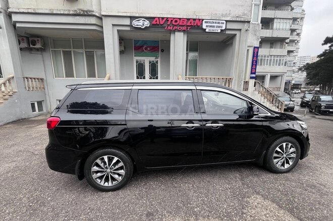 Kia Carnival-3