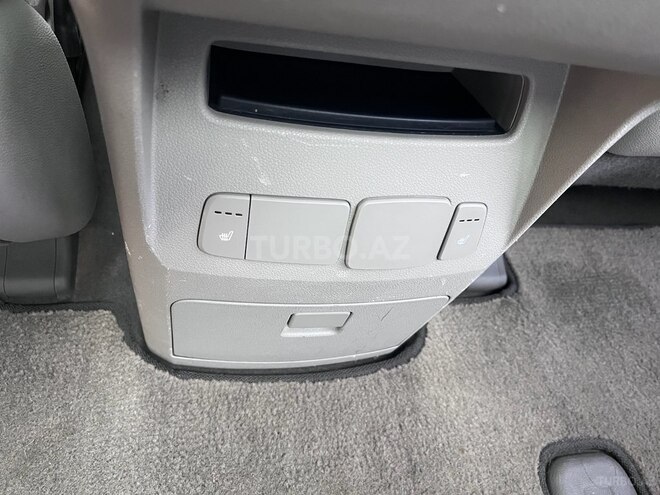 Kia Carnival-9