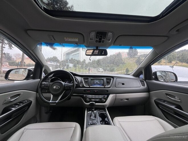 Kia Carnival-7