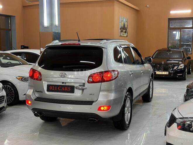 Hyundai Santa Fe-13