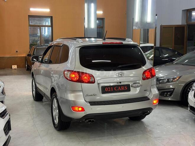 Hyundai Santa Fe-12