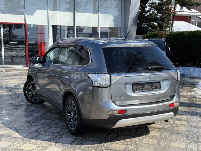 Mitsubishi Outlander 2015, 215,331 km - 2.4 l - Lənkəran