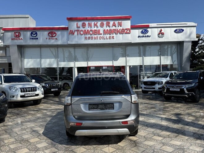 Mitsubishi Outlander 2015, 215,331 km - 2.4 l - Lənkəran