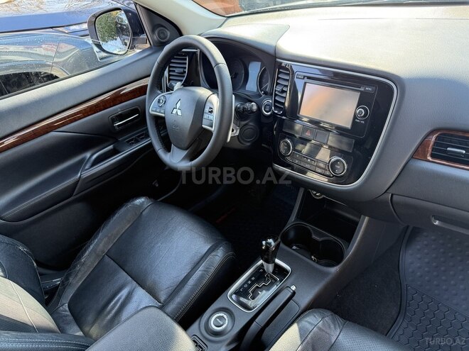 Mitsubishi Outlander 2015, 215,331 km - 2.4 l - Lənkəran