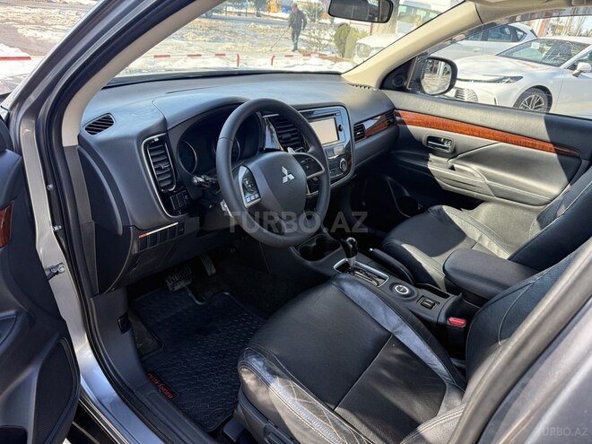 Mitsubishi Outlander 2015, 215,331 km - 2.4 l - Lənkəran
