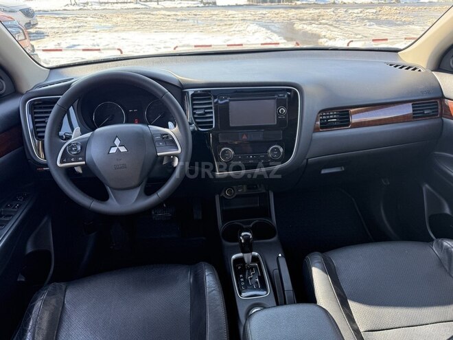 Mitsubishi Outlander 2015, 215,331 km - 2.4 l - Lənkəran