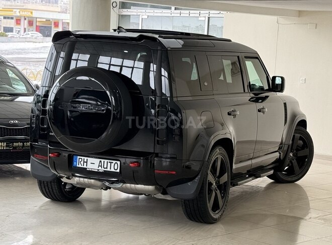 Land Rover Defender-6