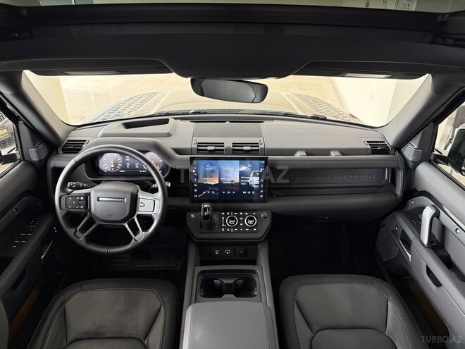 Land Rover Defender-12
