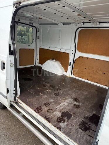 Ford Transit-15