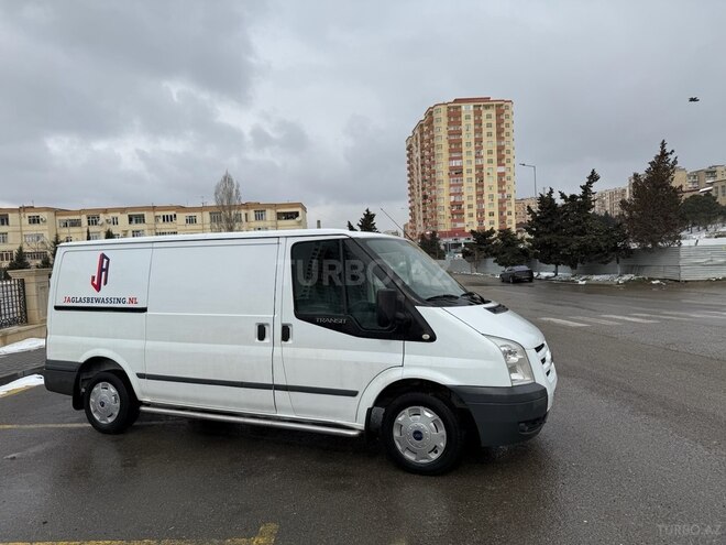 Ford Transit-10