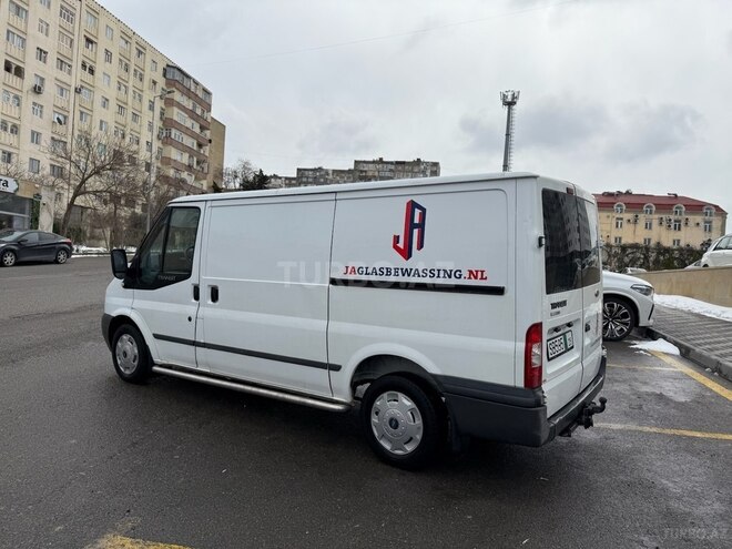 Ford Transit-12