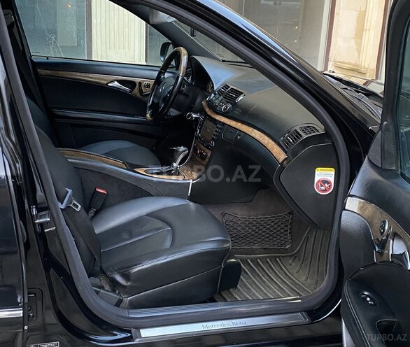 Mercedes E 240 2005, 229,000 km - 2.6 l - Bakı