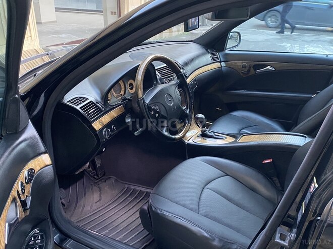 Mercedes E 240 2005, 229,000 km - 2.6 l - Bakı