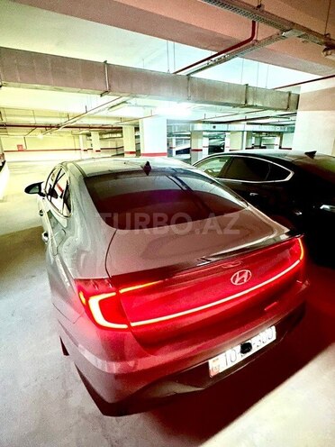 Hyundai Sonata-12