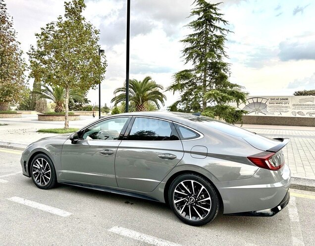 Hyundai Sonata-4