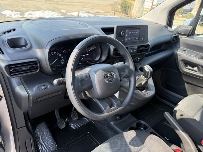 Toyota Proace City-14