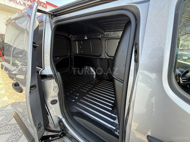 Toyota Proace City-11