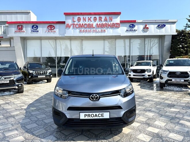Toyota Proace City-2