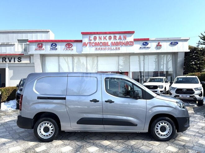 Toyota Proace City-10