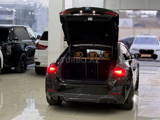 BMW i4-19